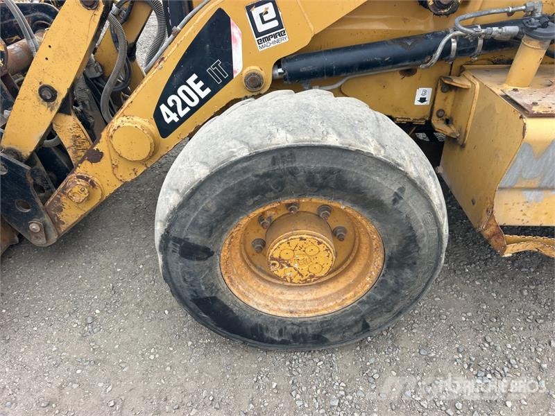 CAT 420E لوادر ذات جرافات عكسية