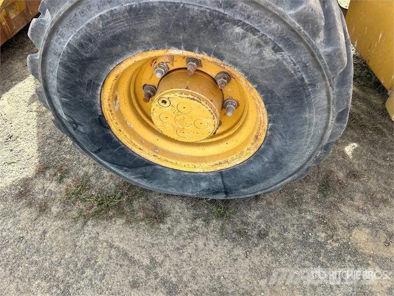 CAT 420E Rovokopači