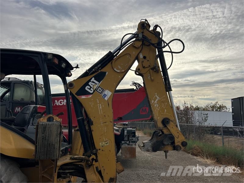 CAT 420E لوادر ذات جرافات عكسية