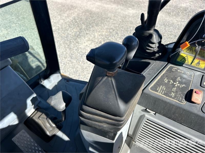 CAT 420E Grävlastare