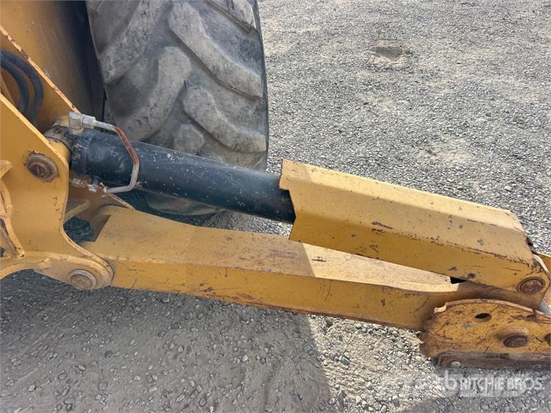 CAT 420E لوادر ذات جرافات عكسية