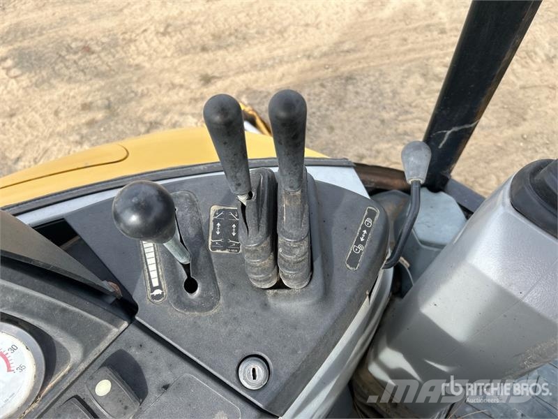 CAT 420E Tractopelle