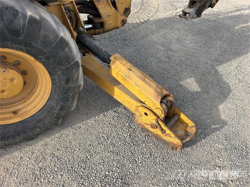 CAT 420E لوادر ذات جرافات عكسية