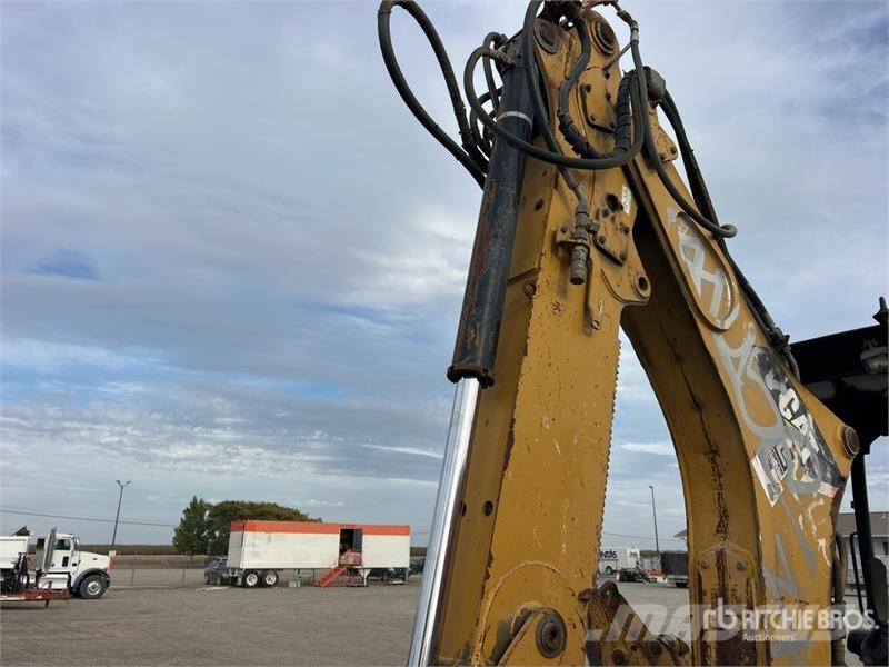 CAT 420E لوادر ذات جرافات عكسية