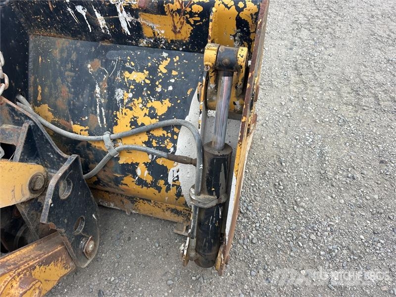 CAT 420E لوادر ذات جرافات عكسية