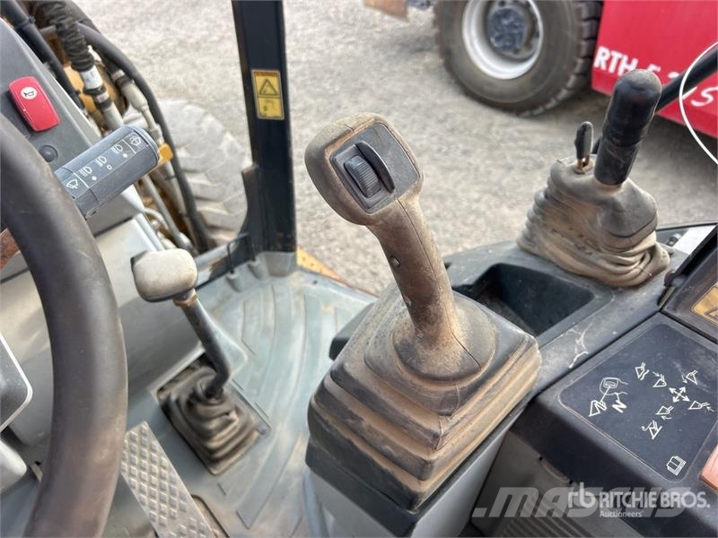 CAT 420E لوادر ذات جرافات عكسية