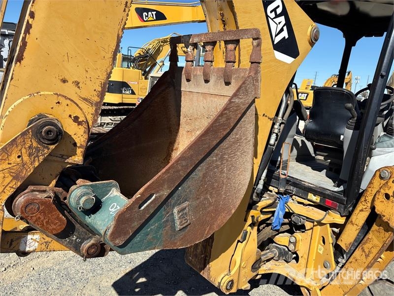 CAT 420F Retroescavadeiras