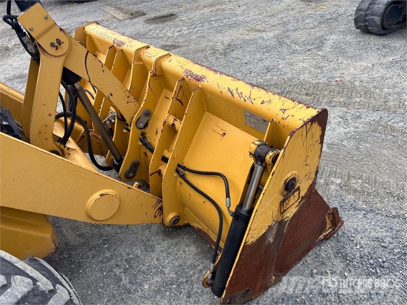CAT 420F Rovokopači