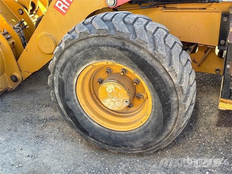 CAT 420F Retroescavadeiras