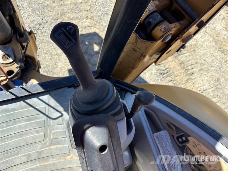 CAT 420F Retroescavadeiras