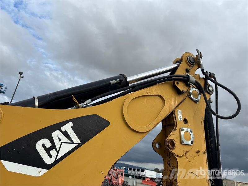 CAT 420F Rovokopači