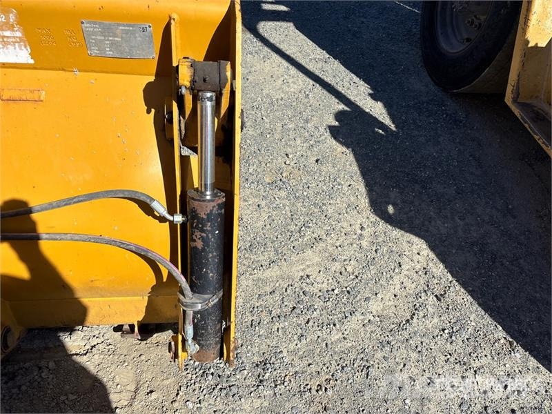CAT 420F Retroescavadeiras