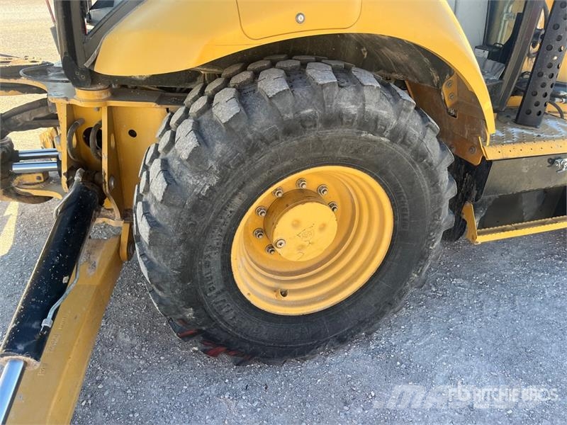 CAT 420F Retroescavadeiras