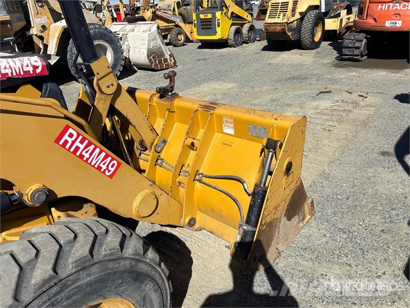 CAT 420F Retroescavadeiras