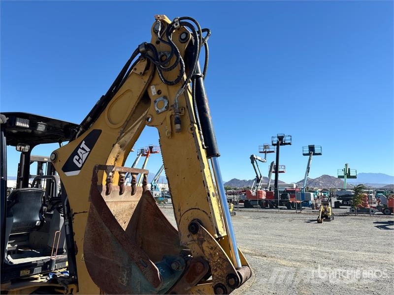 CAT 420F Retroescavadeiras