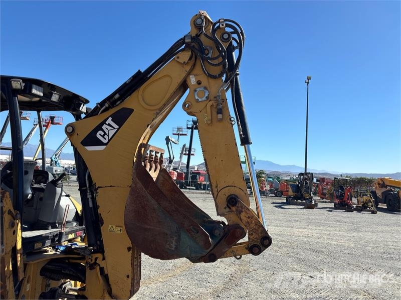 CAT 420F Retroescavadeiras