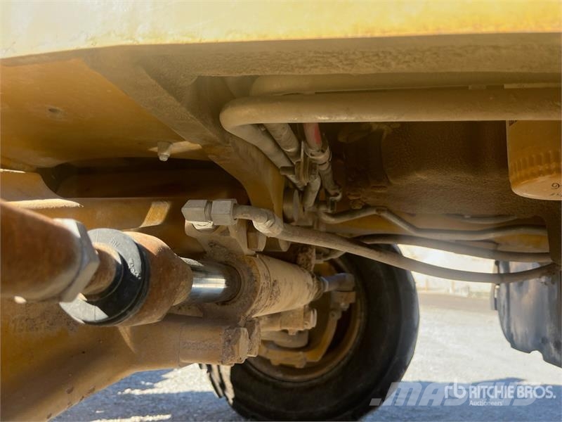 CAT 420F Retroescavadeiras