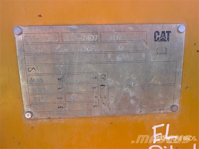 CAT 420F Rovokopači