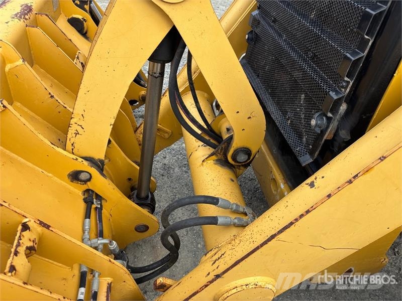 CAT 420F Rovokopači