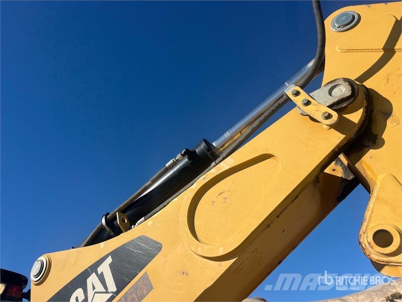 CAT 420F Retroescavadeiras