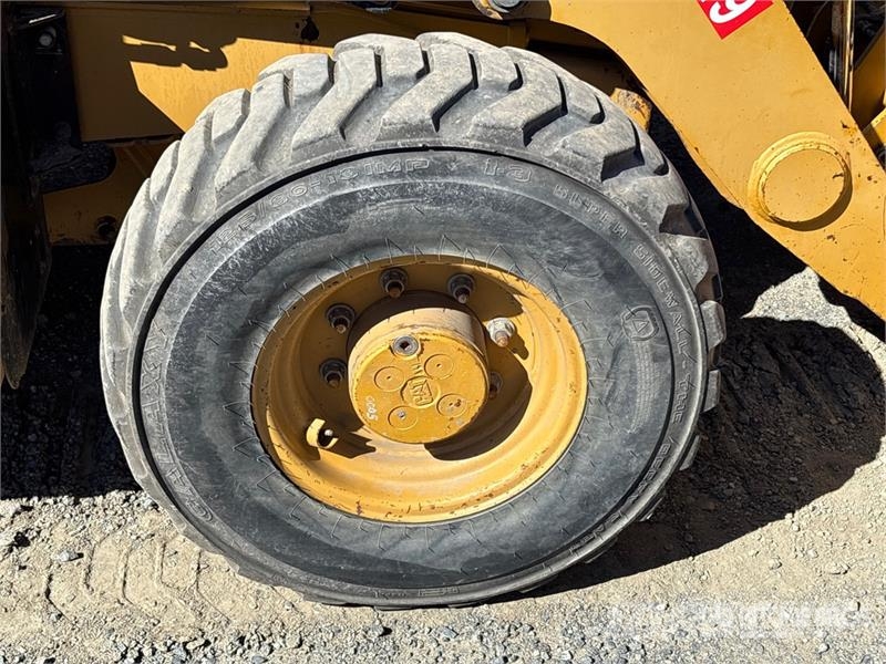 CAT 420F Retroescavadeiras
