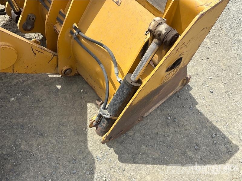 CAT 420F Grävlastare