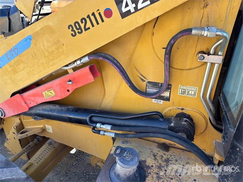CAT 420F Retroescavadeiras