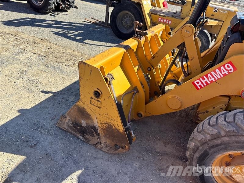 CAT 420F Retroescavadeiras