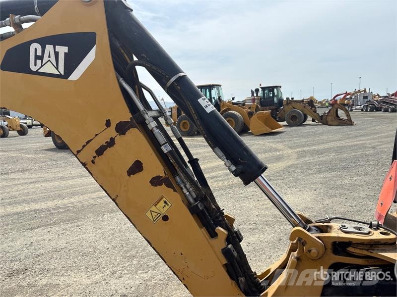 CAT 420F Grävlastare