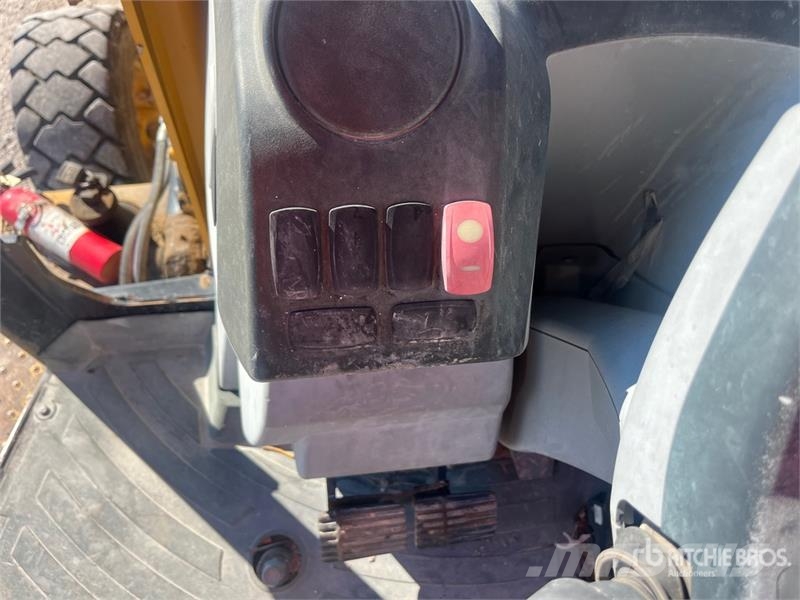 CAT 420F Retroescavadeiras