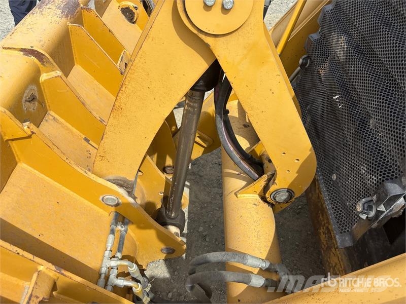 CAT 420F Grävlastare
