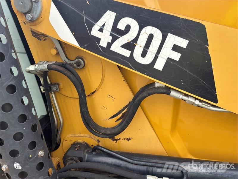 CAT 420F Rovokopači
