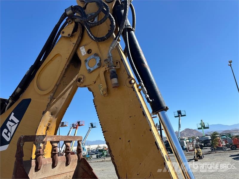 CAT 420F Retroescavadeiras