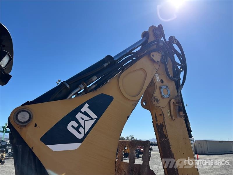 CAT 420F Retroescavadeiras