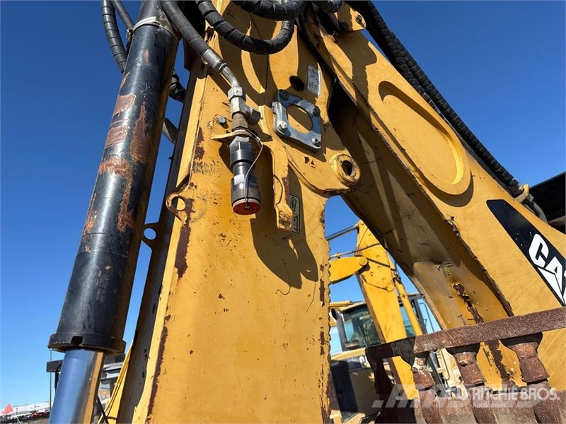 CAT 420F Retroescavadeiras