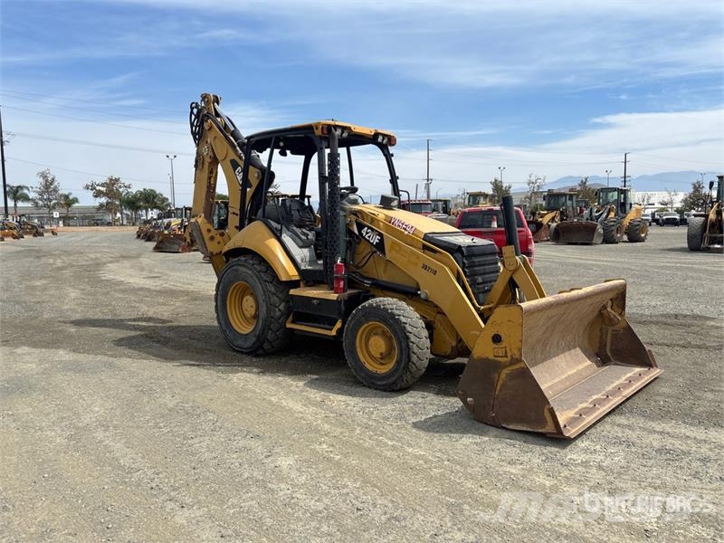 CAT 420F Grävlastare