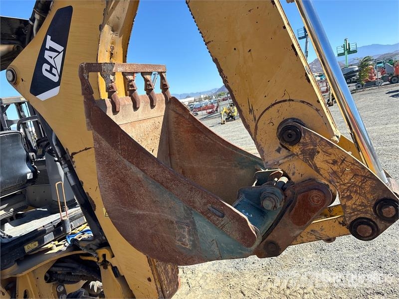 CAT 420F Retroescavadeiras