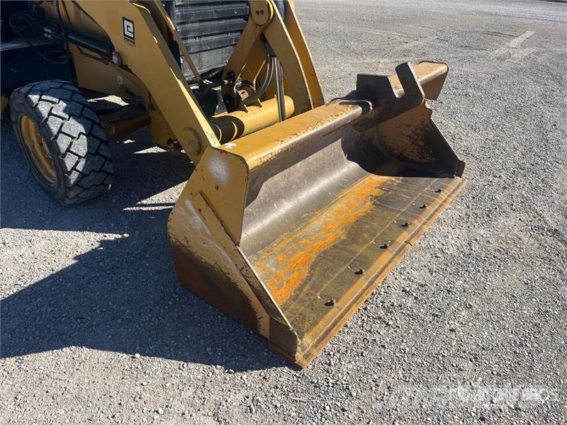 CAT 420F Retroescavadeiras