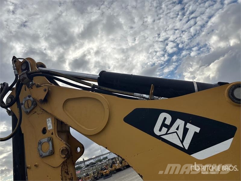 CAT 420F Rovokopači