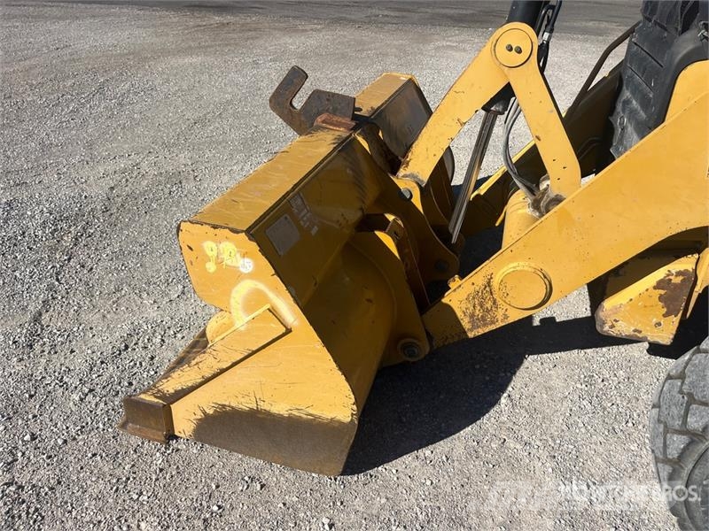 CAT 420F Retroescavadeiras