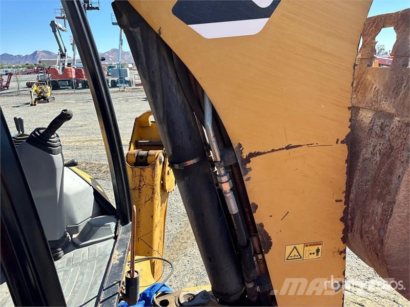 CAT 420F Retroescavadeiras