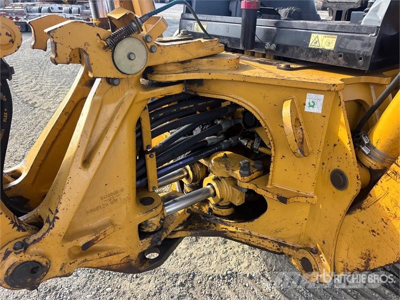 CAT 446D لوادر ذات جرافات عكسية