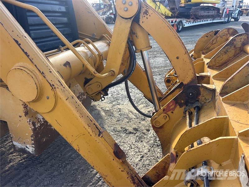 CAT 446D لوادر ذات جرافات عكسية