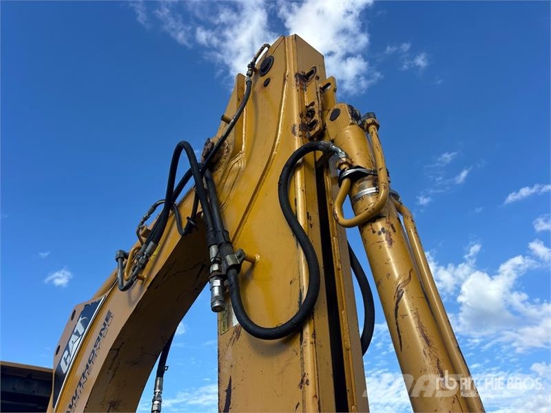 CAT 446D لوادر ذات جرافات عكسية