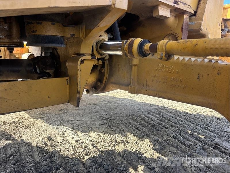 CAT 446D لوادر ذات جرافات عكسية