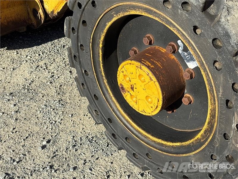 CAT 446D Rovokopači