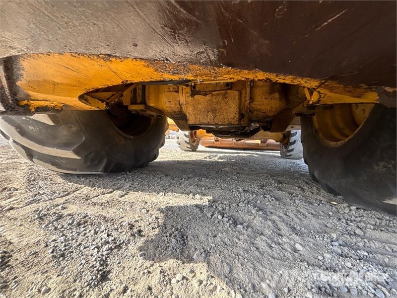 CAT 446D لوادر ذات جرافات عكسية
