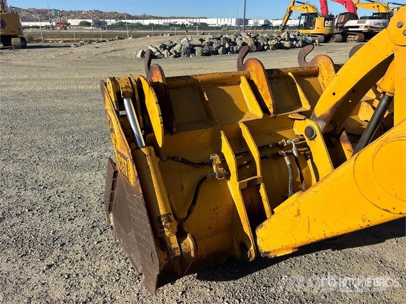 CAT 446D Rovokopači