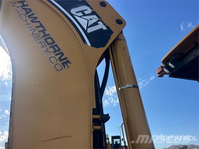 CAT 446D لوادر ذات جرافات عكسية