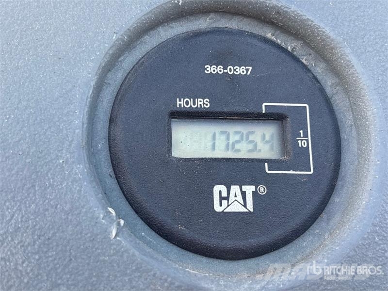 CAT 446D لوادر ذات جرافات عكسية